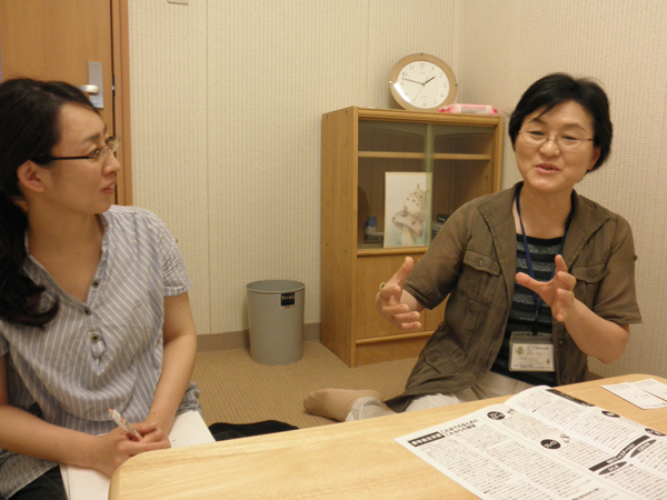 事務局長 七海圭子、理事長 若月ちよ